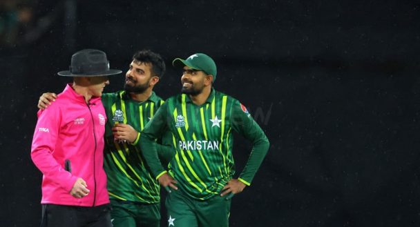 Pakistan further polish their chance to qualify for semifinal