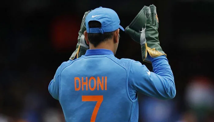 Why did MS Dhoni choose jersey number 7?