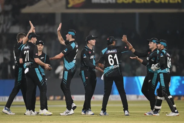 New Zealand Take Series Lead with Gritty Victory Over Pakistan